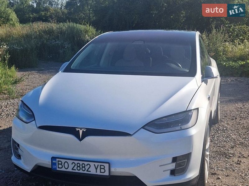 Внедорожник / Кроссовер Tesla Model X 2017 в Козове