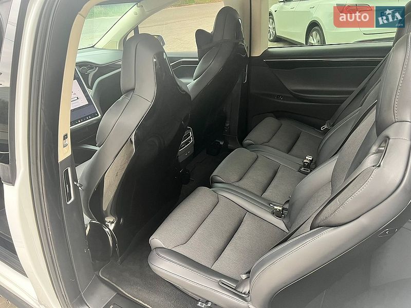 Внедорожник / Кроссовер Tesla Model X 2016 в Черновцах
