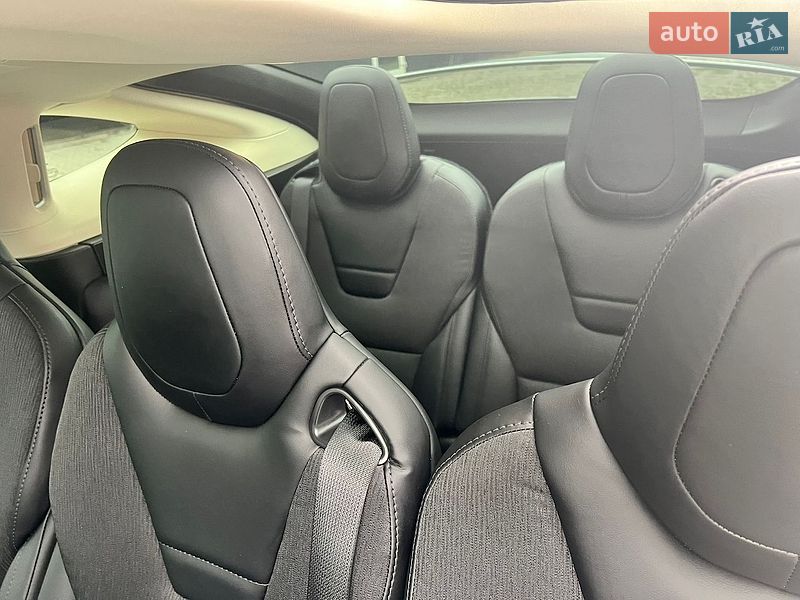 Внедорожник / Кроссовер Tesla Model X 2016 в Черновцах