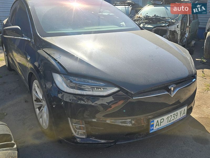 Внедорожник / Кроссовер Tesla Model X 2017 в Запорожье