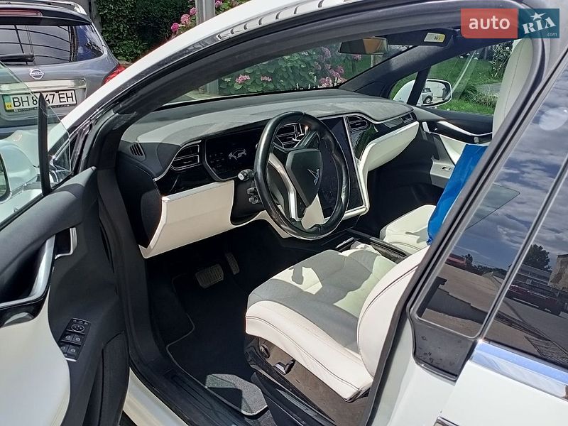 Позашляховик / Кросовер Tesla Model X 2017 в Одесі фото 6 Позашляховик / Кросовер Tesla Model X 2017 в Одесі