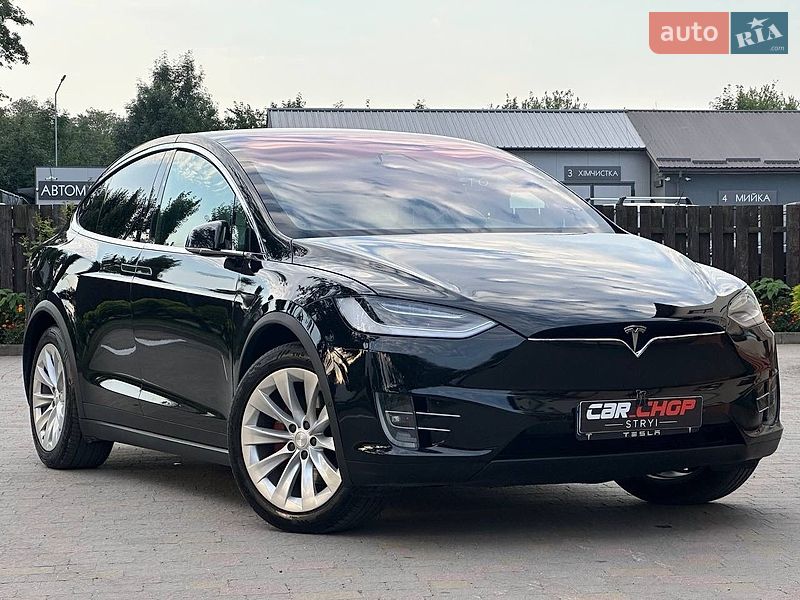 Tesla Model X 2019