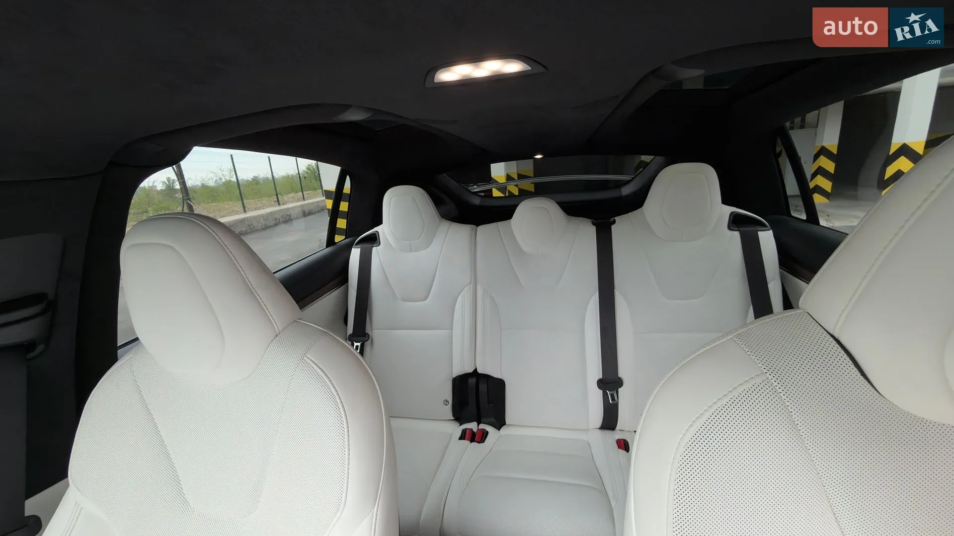 2023 Tesla Model X - мініатюра 18
