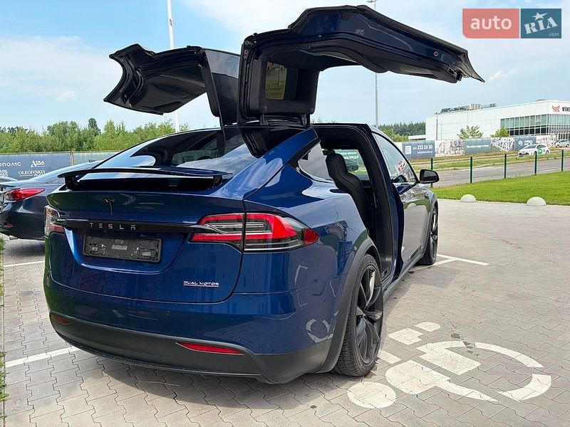 Позашляховик / Кросовер Tesla Model X 2019 в Києві