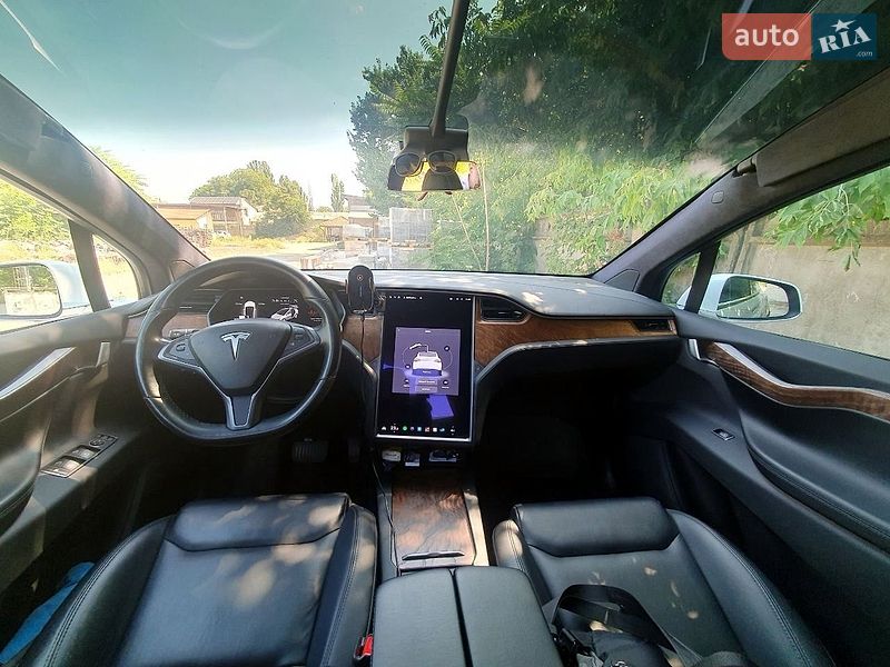 Позашляховик / Кросовер Tesla Model X 2019 в Миколаєві