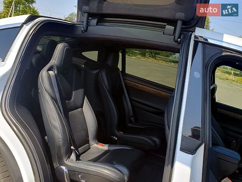 Позашляховик / Кросовер Tesla Model X 2019 в Миколаєві