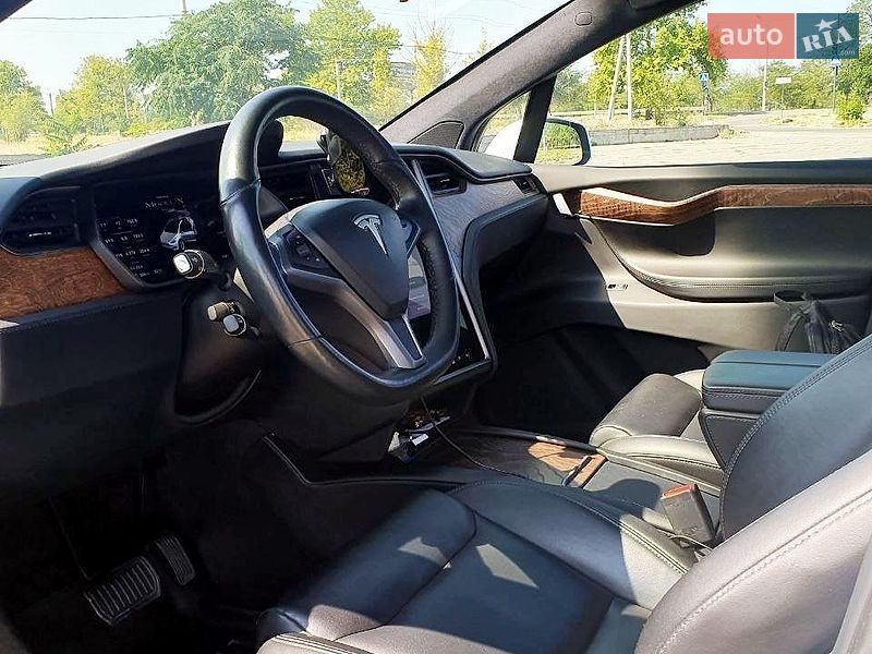 Позашляховик / Кросовер Tesla Model X 2019 в Миколаєві