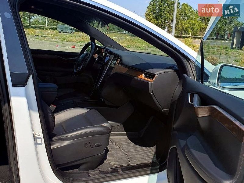 Позашляховик / Кросовер Tesla Model X 2019 в Миколаєві