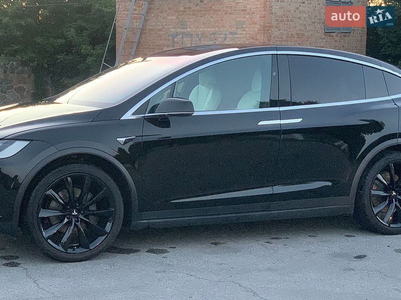 Позашляховик / Кросовер Tesla Model X 2017 в Сквирі фото 5 Позашляховик / Кросовер Tesla Model X 2017 в Сквирі