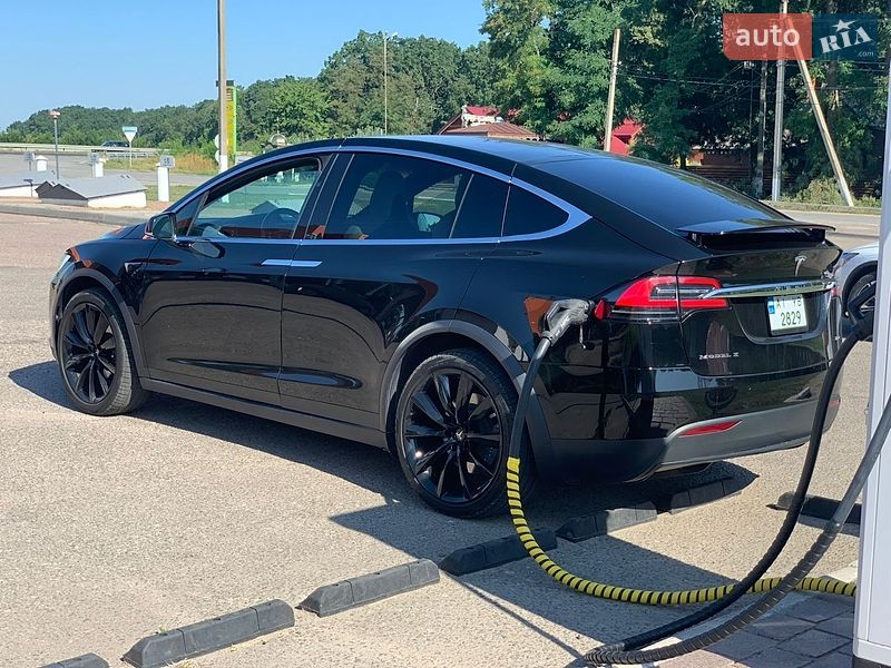 Позашляховик / Кросовер Tesla Model X 2017 в Сквирі фото 32 Позашляховик / Кросовер Tesla Model X 2017 в Сквирі