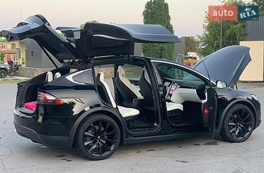Позашляховик / Кросовер Tesla Model X 2017 в Сквирі фото 20 Позашляховик / Кросовер Tesla Model X 2017 в Сквирі