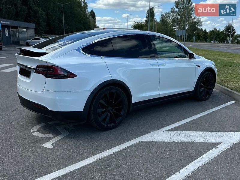 Позашляховик / Кросовер Tesla Model X 2020 в Вінниці