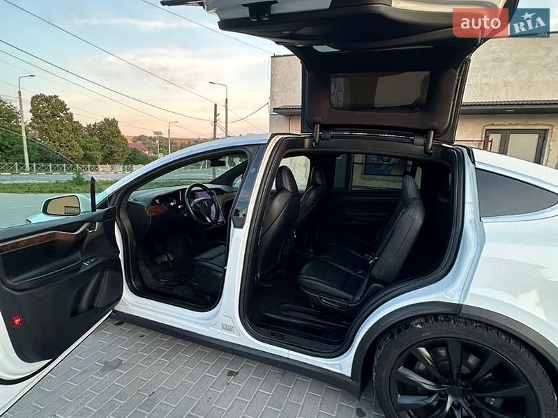 Позашляховик / Кросовер Tesla Model X 2020 в Вінниці