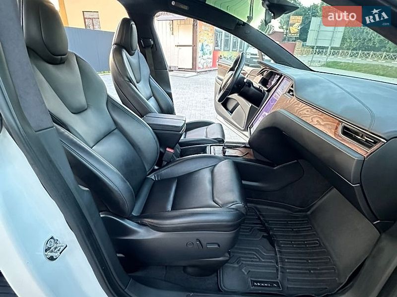 Позашляховик / Кросовер Tesla Model X 2020 в Вінниці