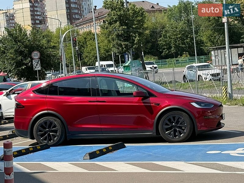 Внедорожник / Кроссовер Tesla Model X 2024 в Киеве