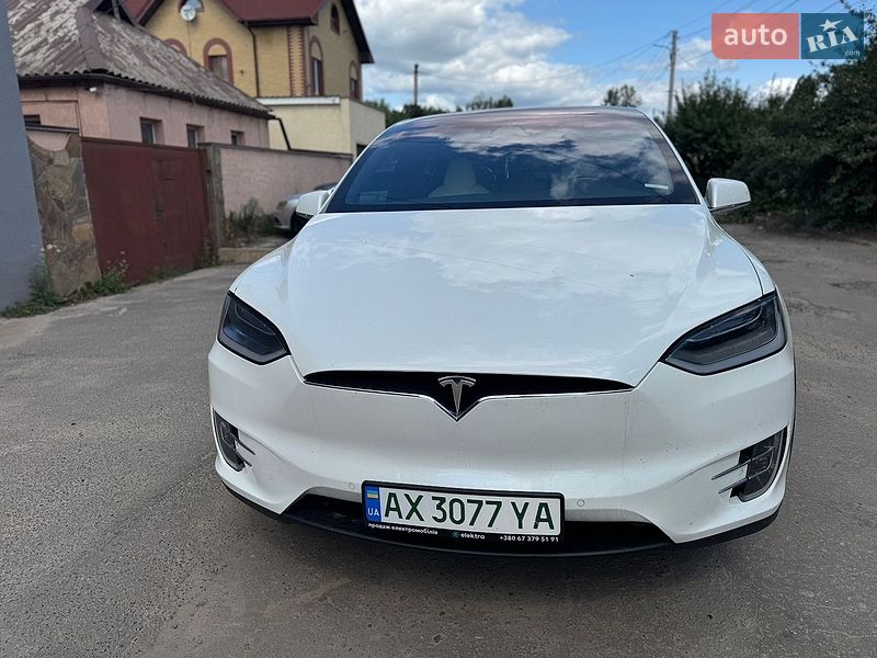 Позашляховик / Кросовер Tesla Model X 2019 в Харкові