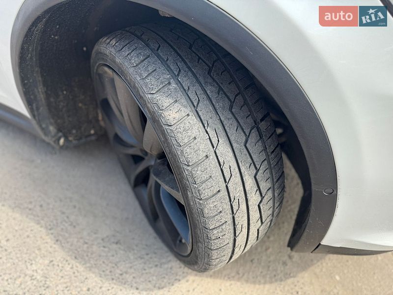 Позашляховик / Кросовер Tesla Model X 2019 в Харкові