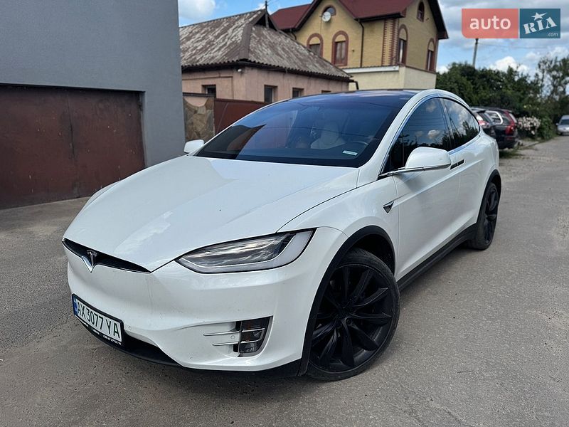 Позашляховик / Кросовер Tesla Model X 2019 в Харкові