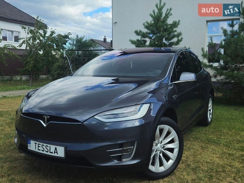 Tesla Model X, фото из объявления