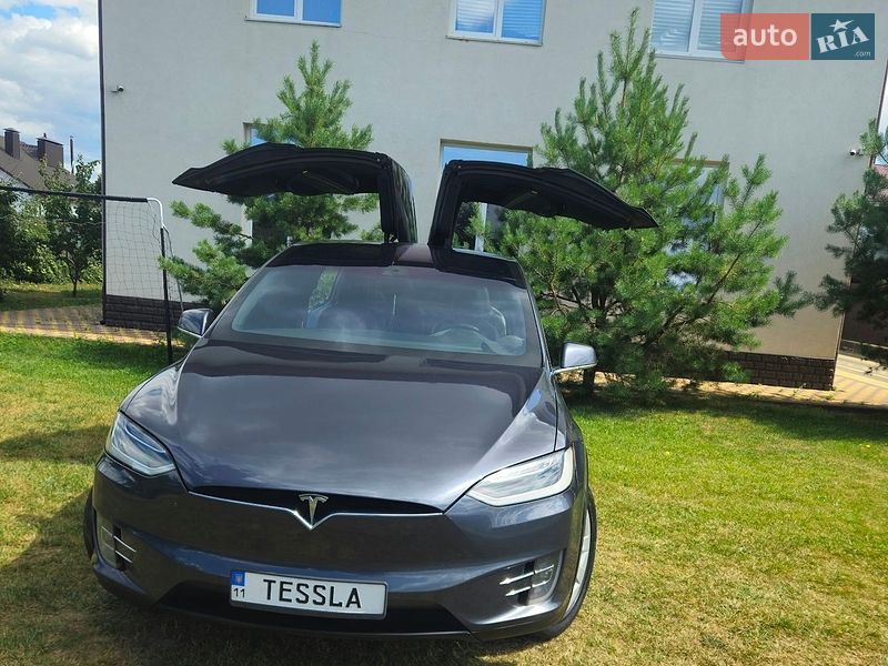 Tesla Model X 2016