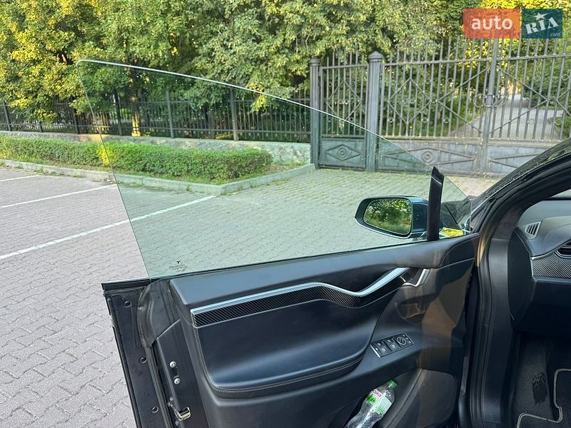 Внедорожник / Кроссовер Tesla Model X 2017 в Миргороде