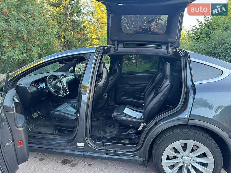 Позашляховик / Кросовер Tesla Model X 2017 в Миргороді фото 6 Позашляховик / Кросовер Tesla Model X 2017 в Миргороді