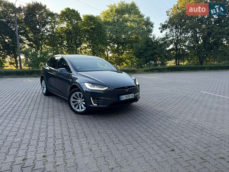 Внедорожник / Кроссовер Tesla Model X 2017 в Миргороде