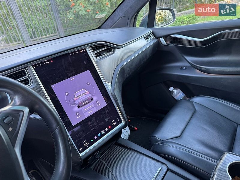 Внедорожник / Кроссовер Tesla Model X 2017 в Миргороде