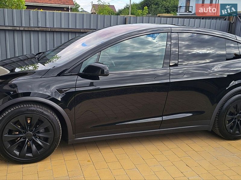 Tesla Model X 2020