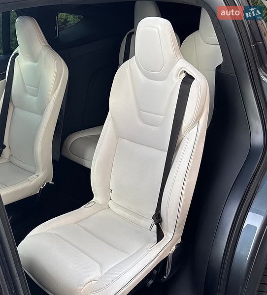 Внедорожник / Кроссовер Tesla Model X 2016 в Львове фото 10 Внедорожник / Кроссовер Tesla Model X 2016 в Львове