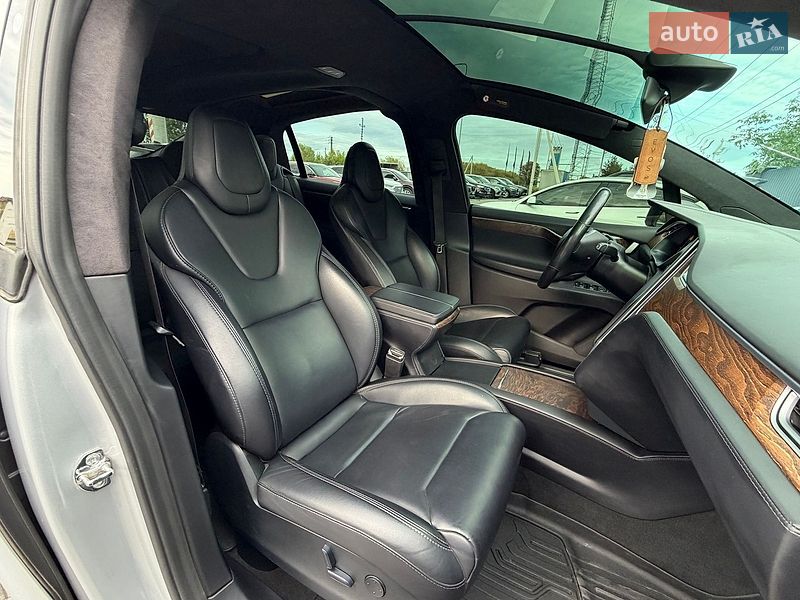 Внедорожник / Кроссовер Tesla Model X 2018 в Львове