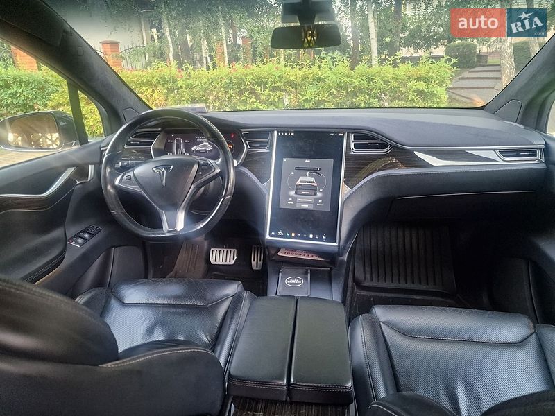 Внедорожник / Кроссовер Tesla Model X 2016 в Киеве