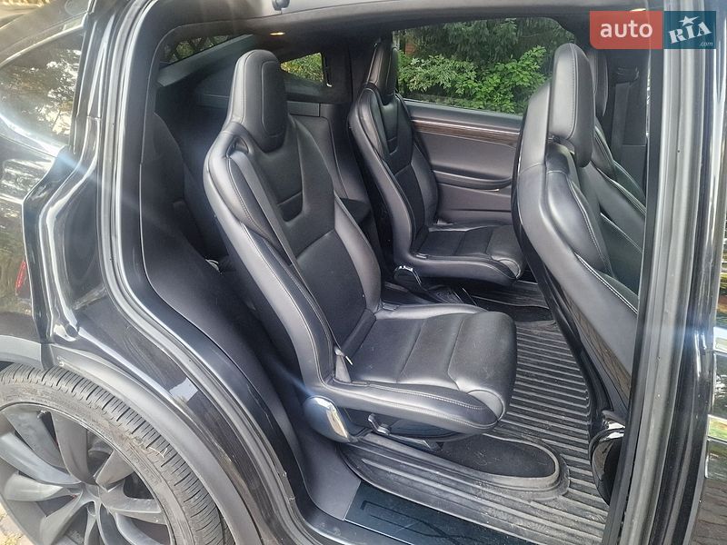 Внедорожник / Кроссовер Tesla Model X 2016 в Киеве
