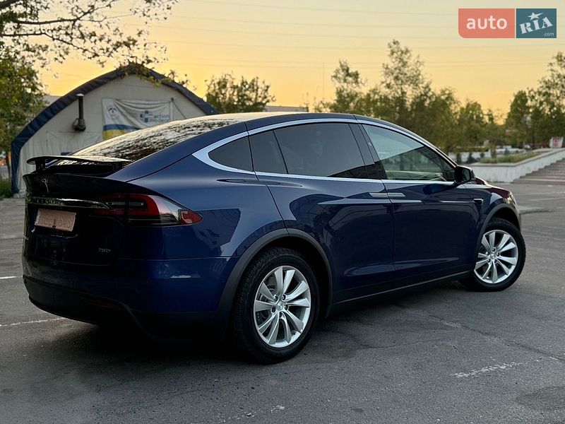 Внедорожник / Кроссовер Tesla Model X 2017 в Николаеве