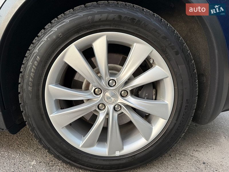 Внедорожник / Кроссовер Tesla Model X 2017 в Николаеве