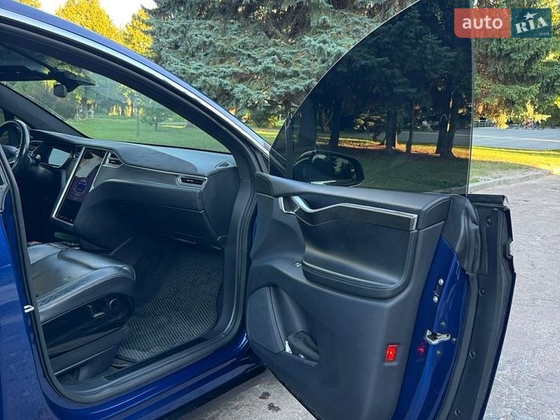 Внедорожник / Кроссовер Tesla Model X 2016 в Житомире