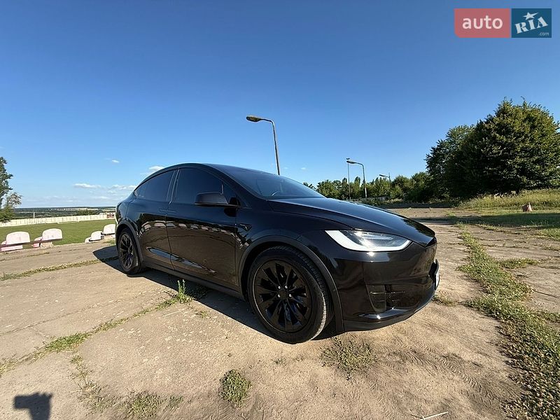 Внедорожник / Кроссовер Tesla Model X 2017 в Ладыжине