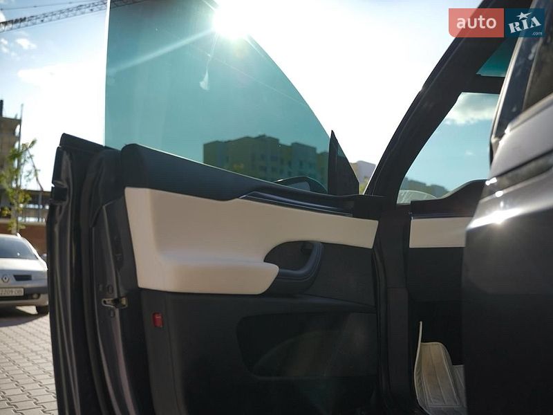 Позашляховик / Кросовер Tesla Model X 2022 в Києві