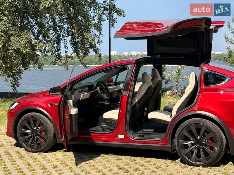 Внедорожник / Кроссовер Tesla Model X 2024 в Киеве