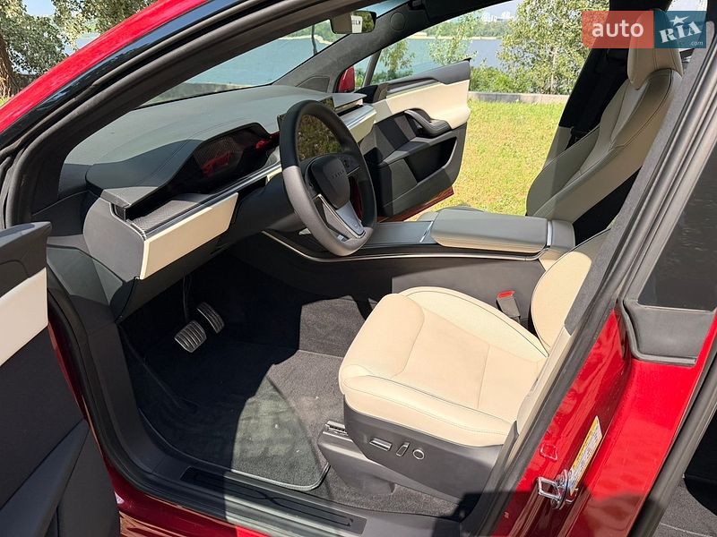 Внедорожник / Кроссовер Tesla Model X 2024 в Киеве