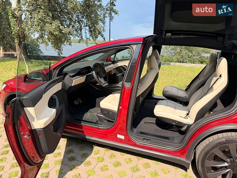 Внедорожник / Кроссовер Tesla Model X 2024 в Киеве