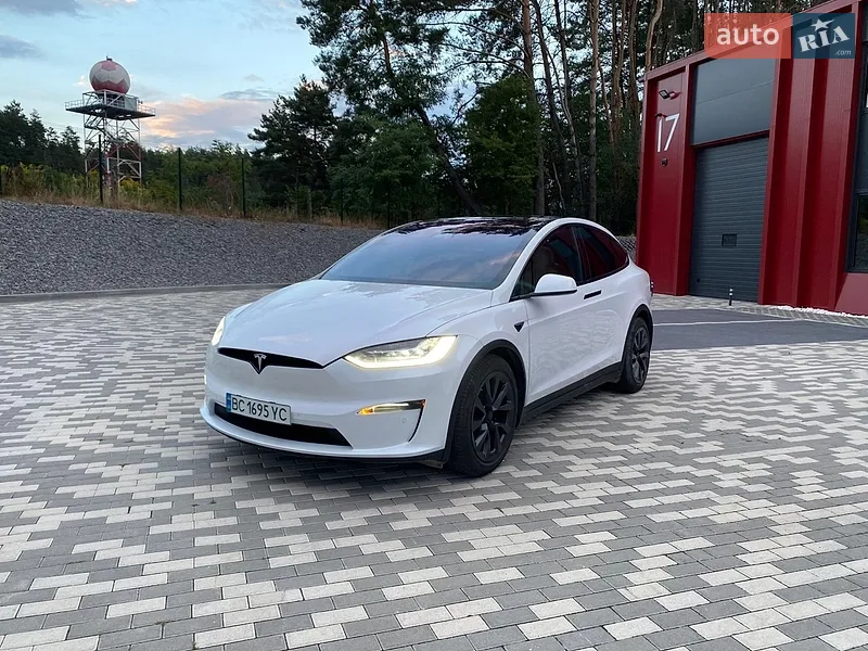 Tesla Model X 2022
