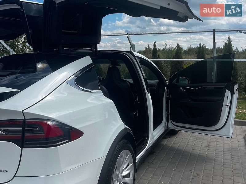 Внедорожник / Кроссовер Tesla Model X 2018 в Львове