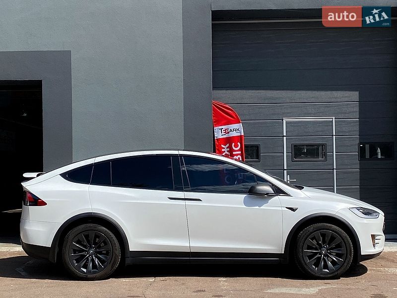 Позашляховик / Кросовер Tesla Model X 2019 в Києві