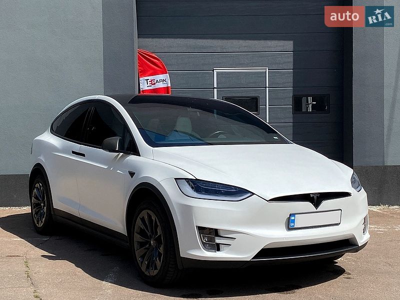 Позашляховик / Кросовер Tesla Model X 2019 в Києві