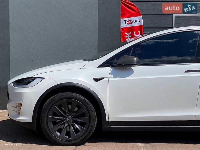 Позашляховик / Кросовер Tesla Model X 2019 в Києві