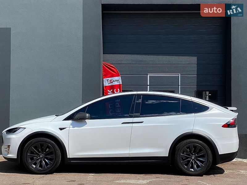 Позашляховик / Кросовер Tesla Model X 2019 в Києві