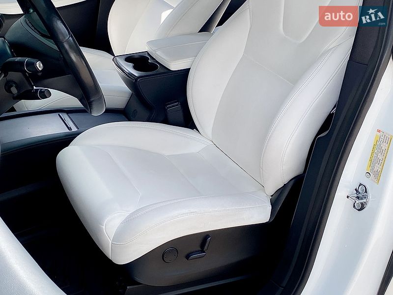 Позашляховик / Кросовер Tesla Model X 2019 в Києві