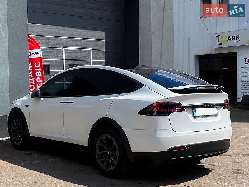 Позашляховик / Кросовер Tesla Model X 2019 в Києві