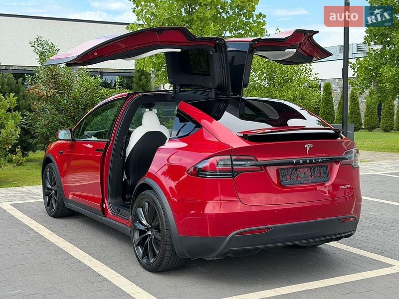 Позашляховик / Кросовер Tesla Model X 2020 в Мукачевому